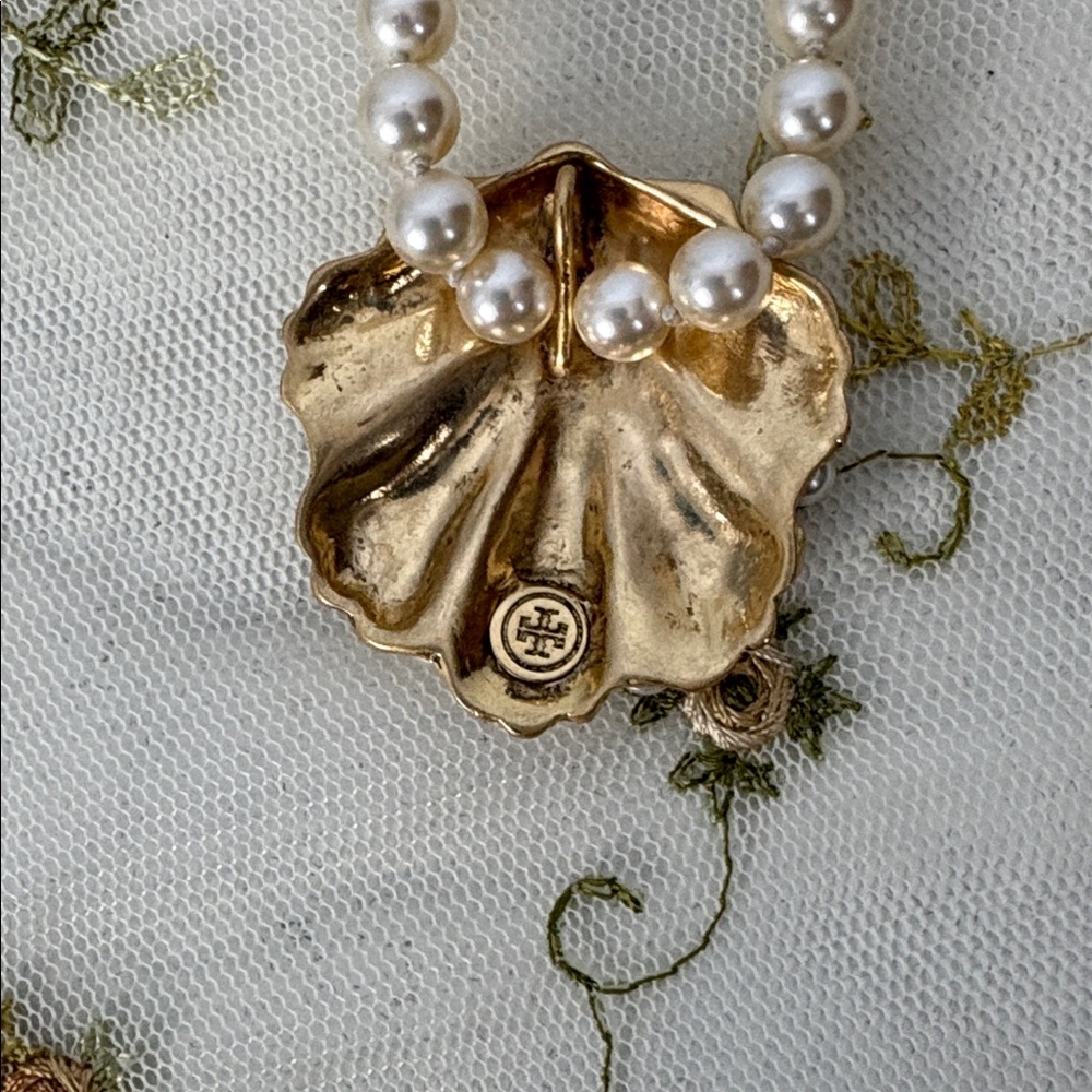 Tory Burch Gold Shell Pendant Necklace with Pearls - Picture 2 of 3